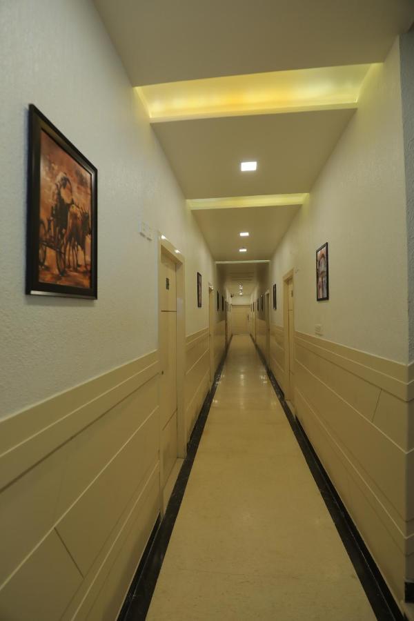 Hotel Sahib'S Red Carpet - The Family & Corporate Hotel Agra  Ngoại thất bức ảnh