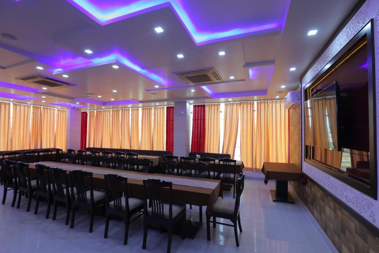 Hotel Sahib'S Red Carpet - The Family & Corporate Hotel Agra  Ngoại thất bức ảnh
