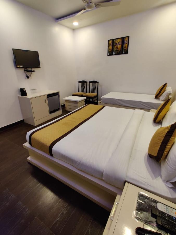Hotel Sahib'S Red Carpet - The Family & Corporate Hotel Agra  Ngoại thất bức ảnh
