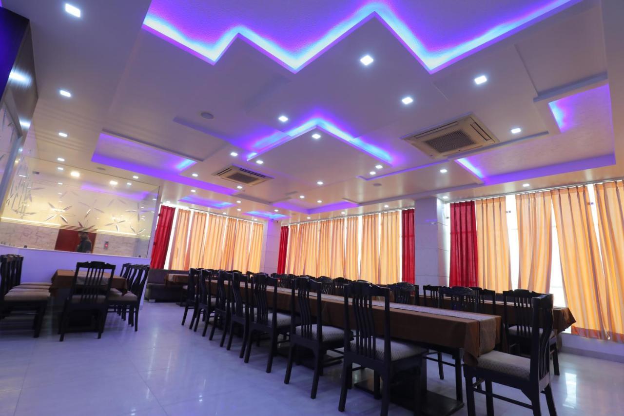 Hotel Sahib'S Red Carpet - The Family & Corporate Hotel Agra  Ngoại thất bức ảnh