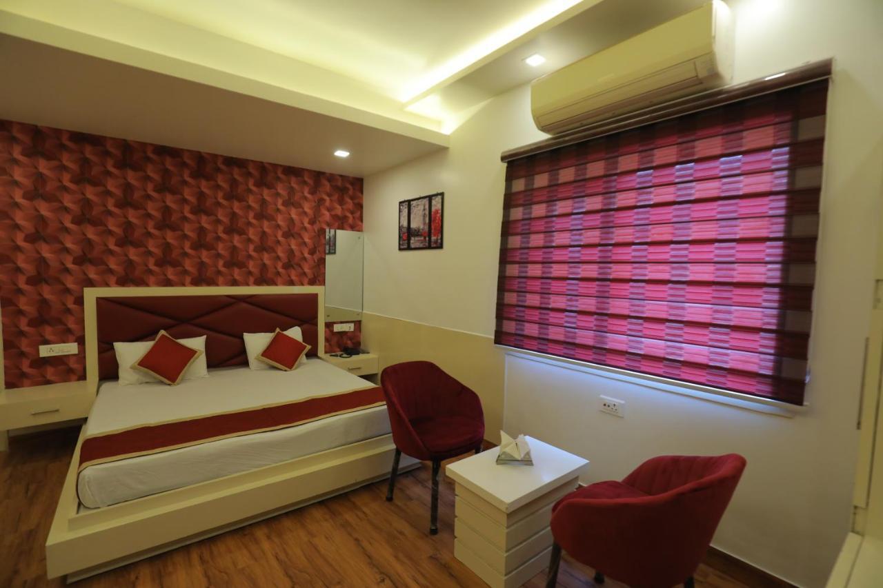 Hotel Sahib'S Red Carpet - The Family & Corporate Hotel Agra  Ngoại thất bức ảnh
