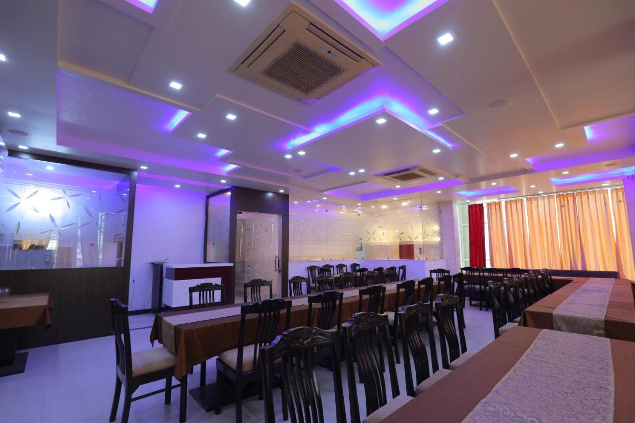 Hotel Sahib'S Red Carpet - The Family & Corporate Hotel Agra  Ngoại thất bức ảnh