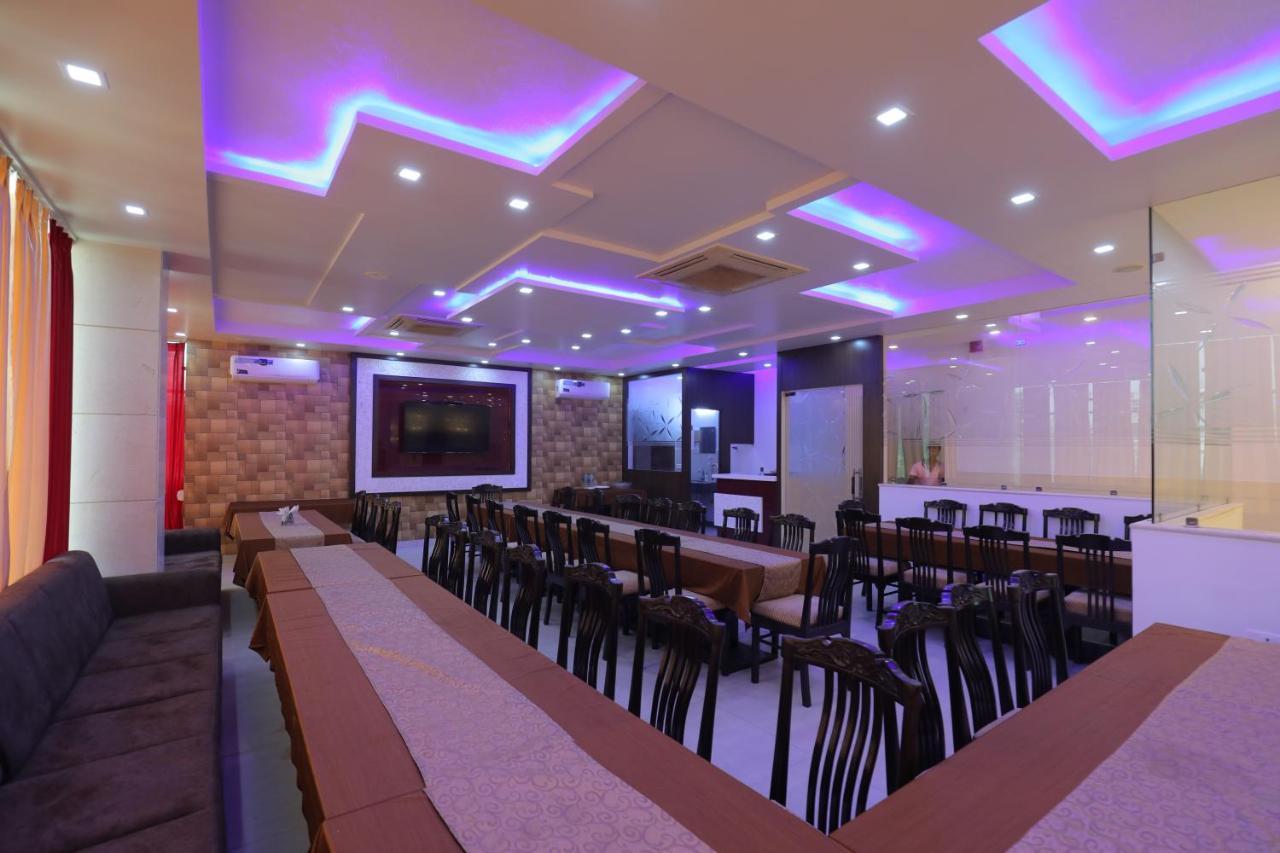 Hotel Sahib'S Red Carpet - The Family & Corporate Hotel Agra  Ngoại thất bức ảnh