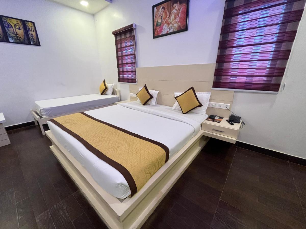 Hotel Sahib'S Red Carpet - The Family & Corporate Hotel Agra  Phòng bức ảnh