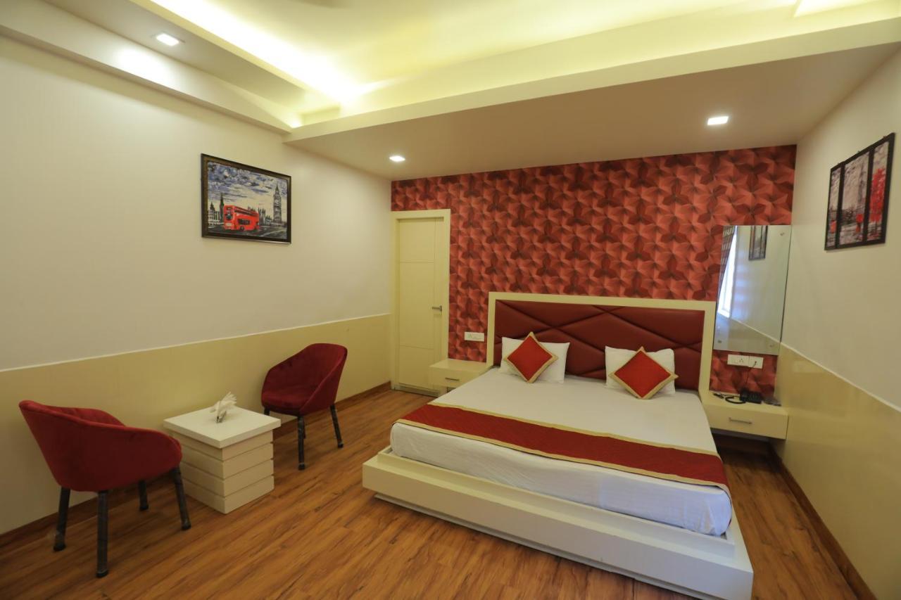 Hotel Sahib'S Red Carpet - The Family & Corporate Hotel Agra  Ngoại thất bức ảnh